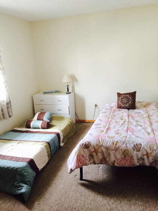 Trundle bed...2 twin beds