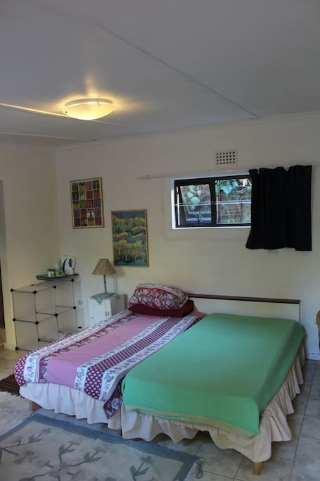 Twin room with window