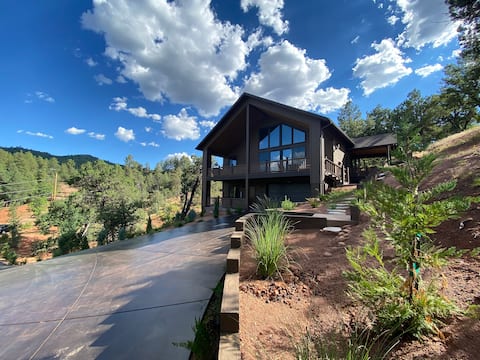 Starlink! Secluded retreat with Rim views!