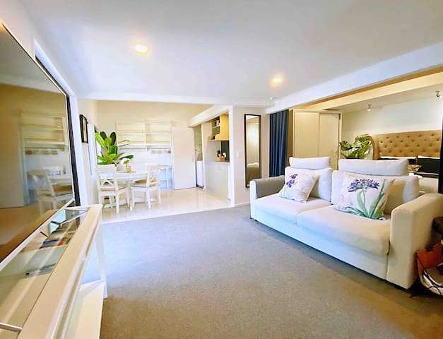 Absolute Lake Front studio 705A