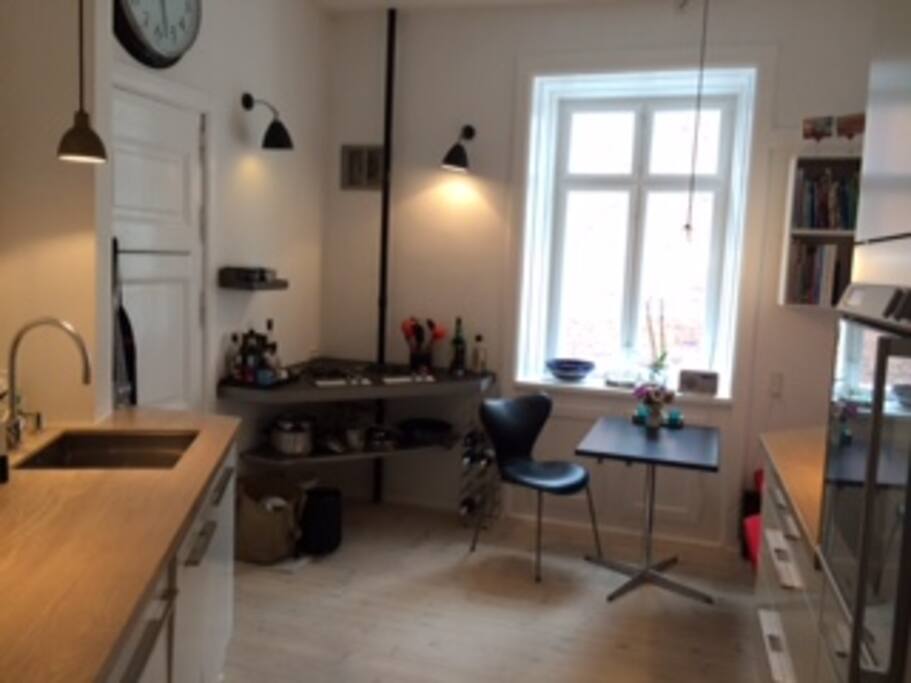 Dine-in kitchen