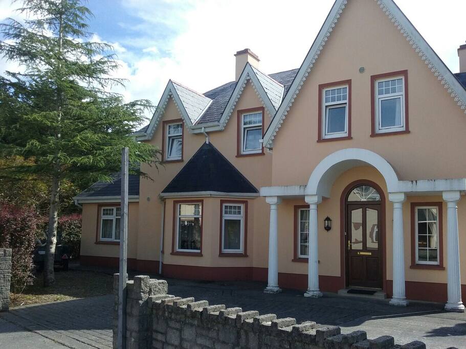 Town House in quiet housing estate
