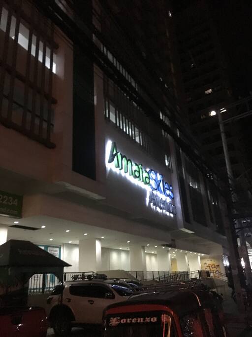 Amaia skies avenida outside front view building