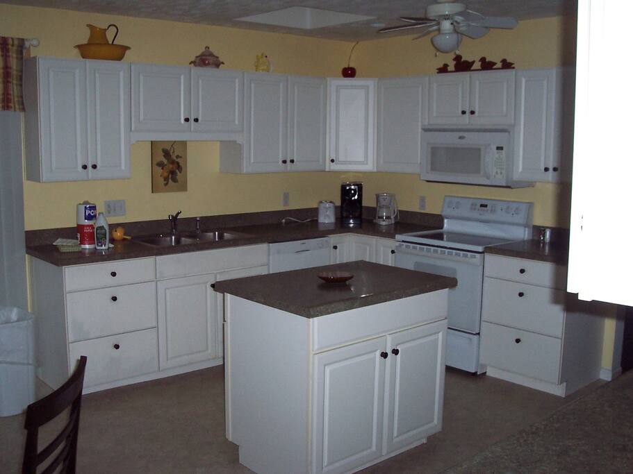 Lots of Prep Space in Kitchen