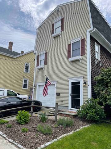 SUMMER RENTAL 3 bdrm with garage & fenced-in yard!