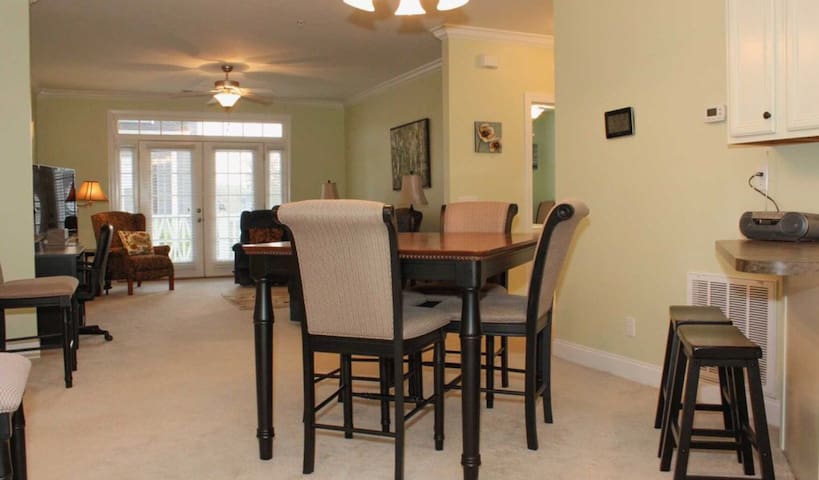 Lake Murray Condo- Enjoy lake luxury getaway!