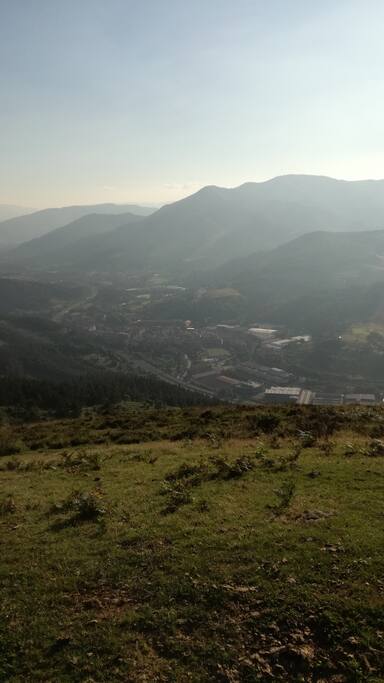 Ugao-Miraballes "entre las montañas y 15min de Bilbao