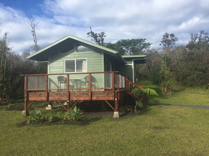 Puna Rainforest Retreat Hotspring Green Bamboo Houses for Rent in