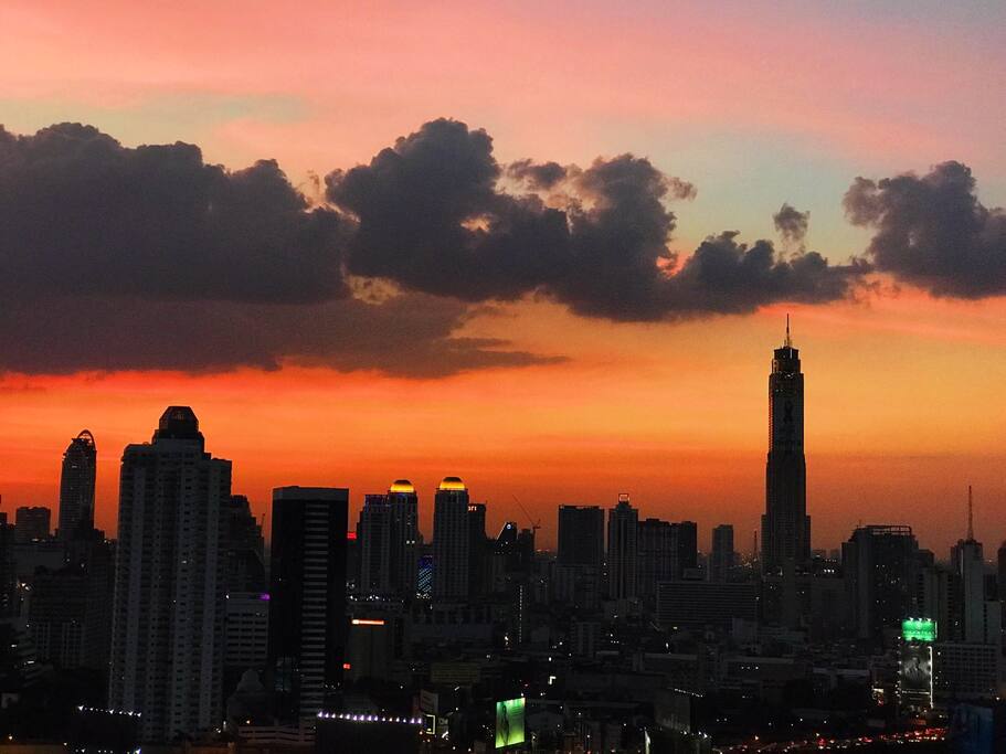 Enjoy this superb view everyday!