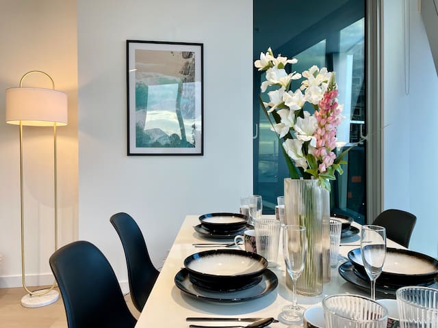 Sea&City View Stylish 3B2B Apt Mel At WSP gallery image 4