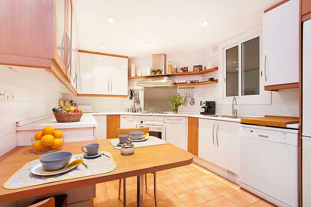 Top Airbnb: Beautiful apartment in downtown Barcelona in Sant Gervasi   Galvany