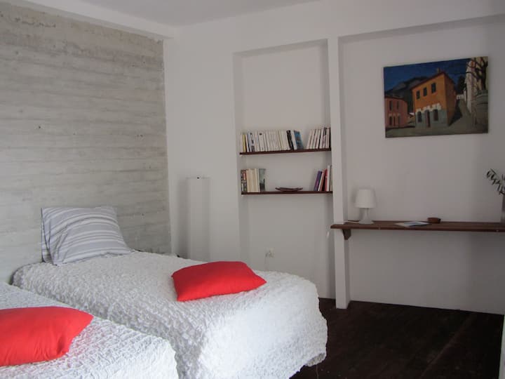 غرفة النوم 2