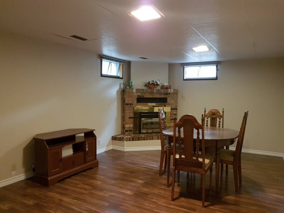 common living room area you can share with another tenant (only one existing tenant in the basement)