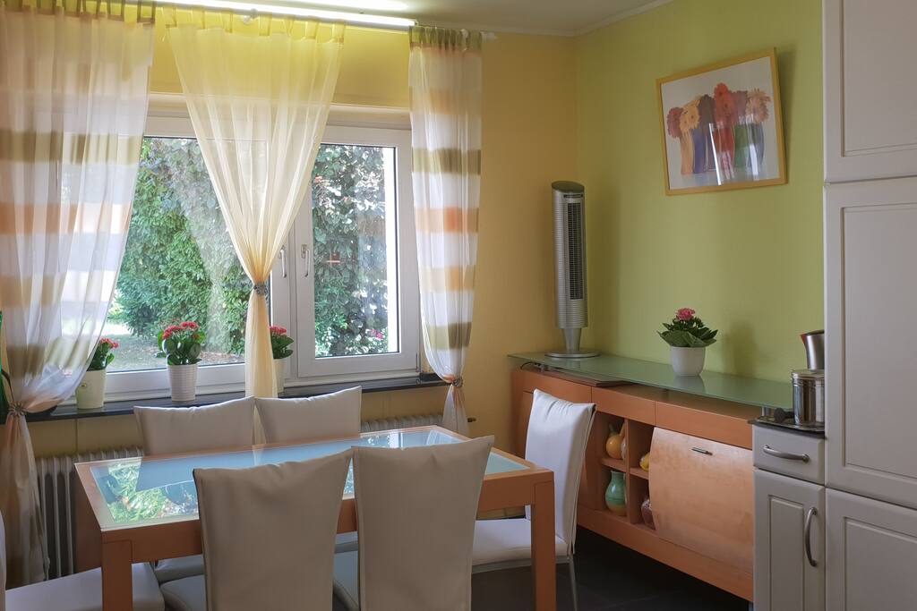 Essecke Blick zum Garten