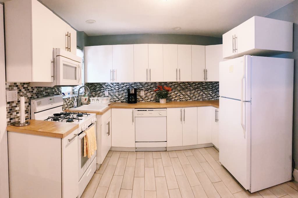 Spacious and clean kitchen!