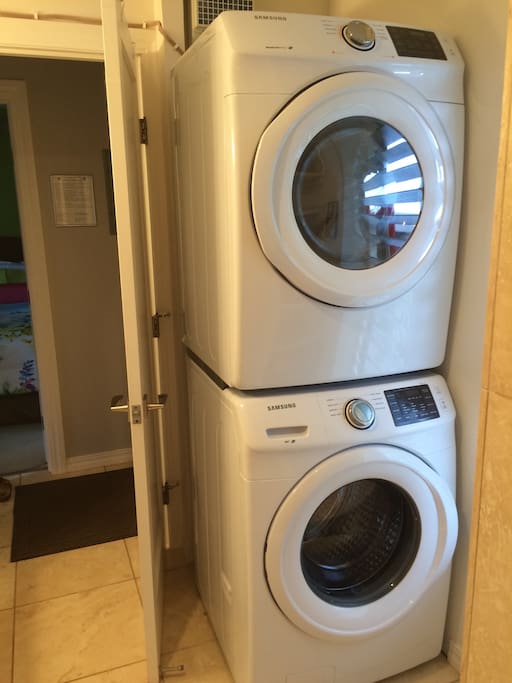 Washer/dryer in the unit