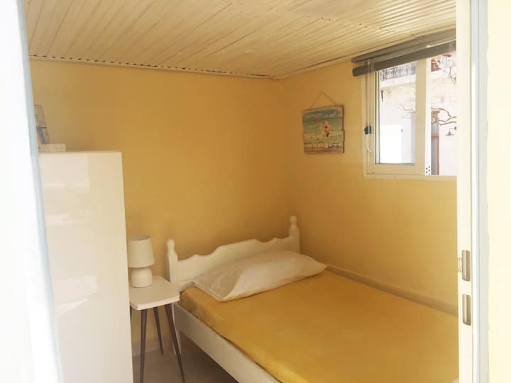 Ერთი საძინებელი
