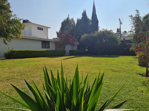 Beautiful and spacious house near the airport