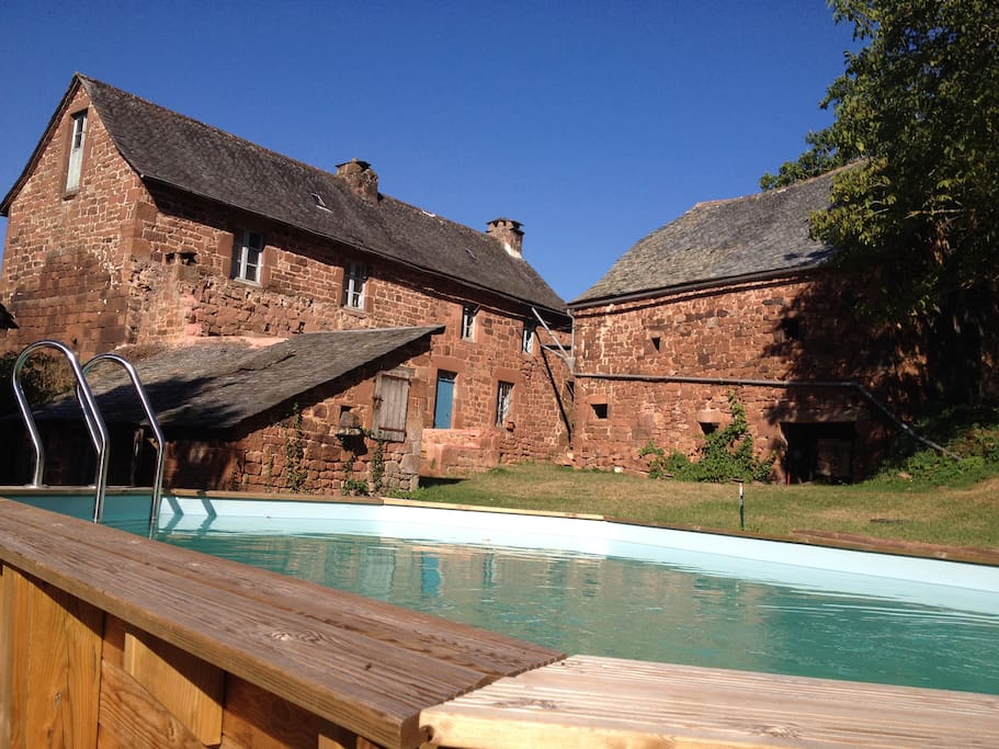 Piscine et vue d'ensemble