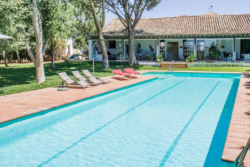 20 m. pool