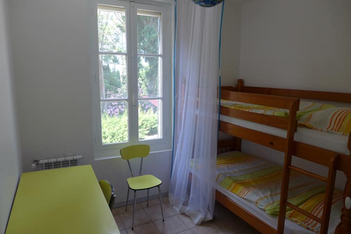 Chumba cha kulala cha watoto sakafu ya 1