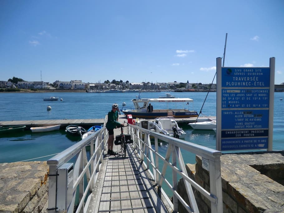 Embarcadère du port situé a 5 min a pied (Accès au marché)