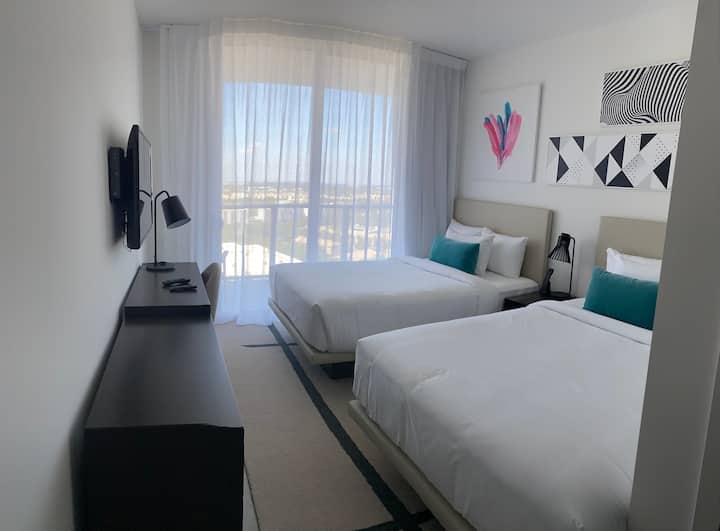 Dormitorio #3 con 2 camas completas. 