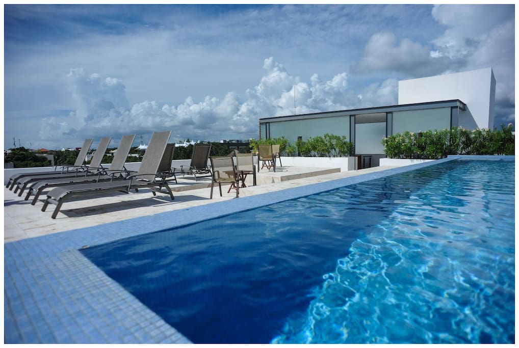 Pool,Resort,Swimming Pool,Water,Building