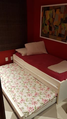 Ótimo quarto,  wifi, melhor local do Recreio