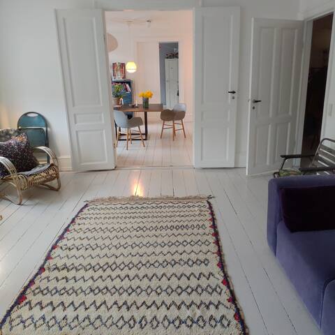 Beautiful apartment with a private rooftop terrace gallery image 5