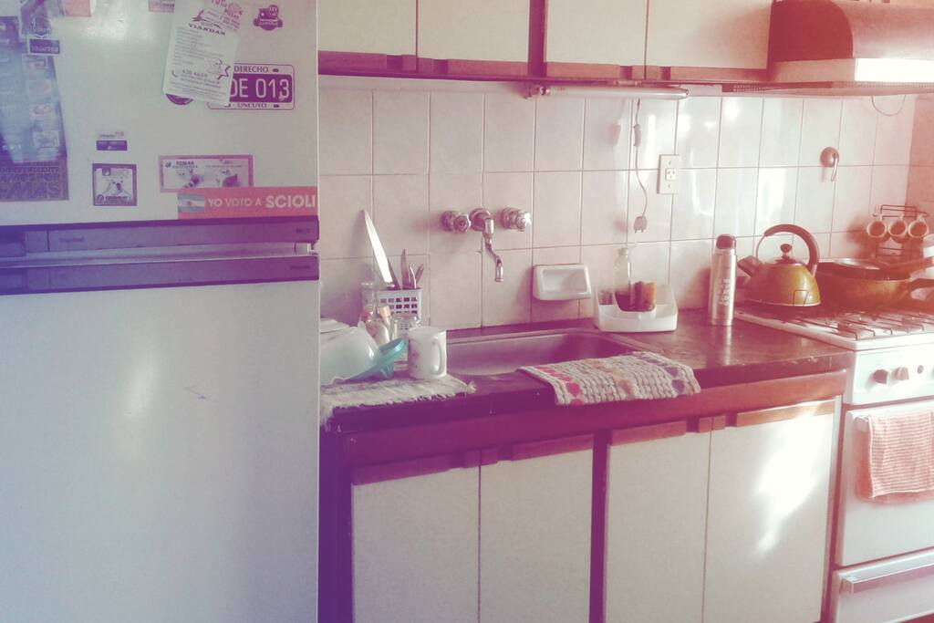Cocina equipada, con horno y lavadora incluida