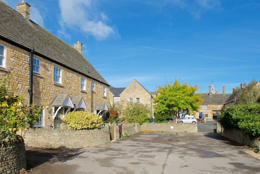 Less than 30 seconds walk through the old arch to the high street.