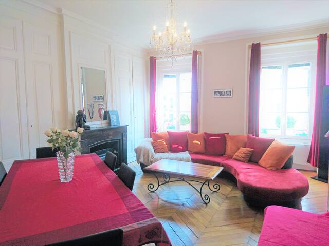 Lyon hyper-centre 6 chambres jusqu’à 19 personnes gallery image 3