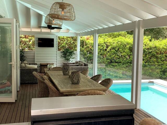 Tropical oasis near Manly gallery image 4