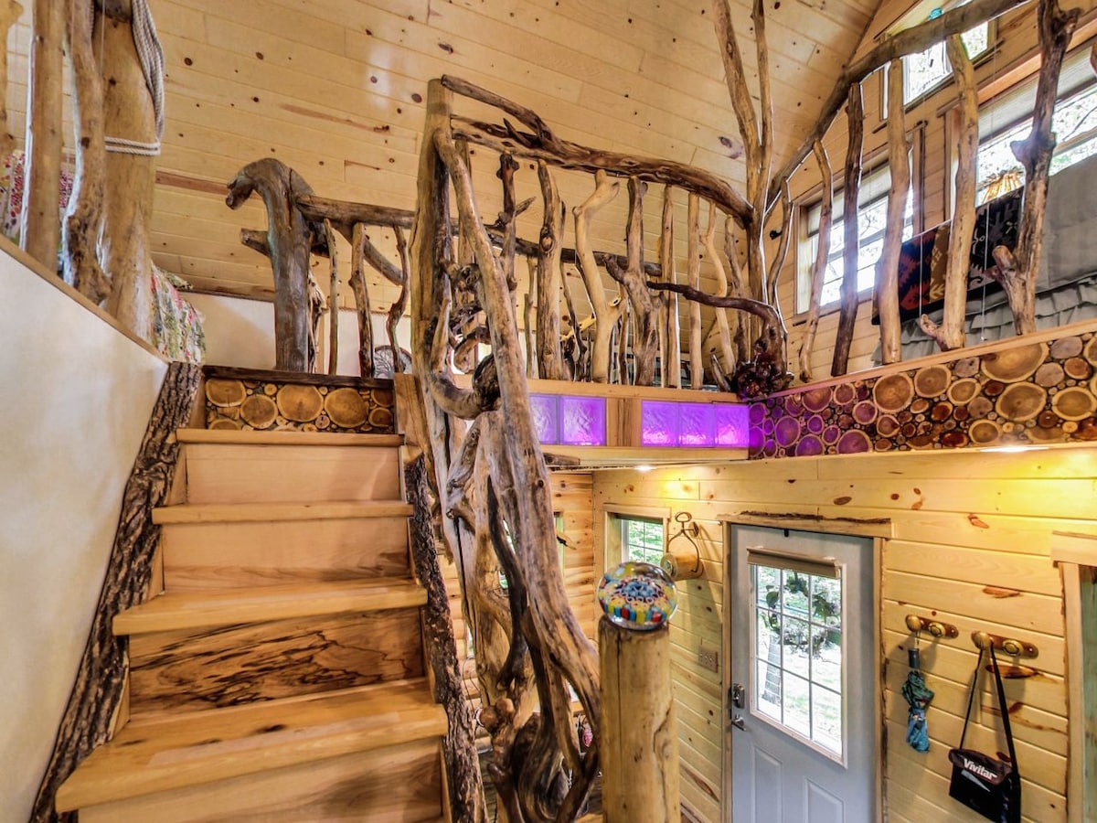 Boulderridge Treehouse - Treehouses for Rent in Bayfield, Wisconsin ...
