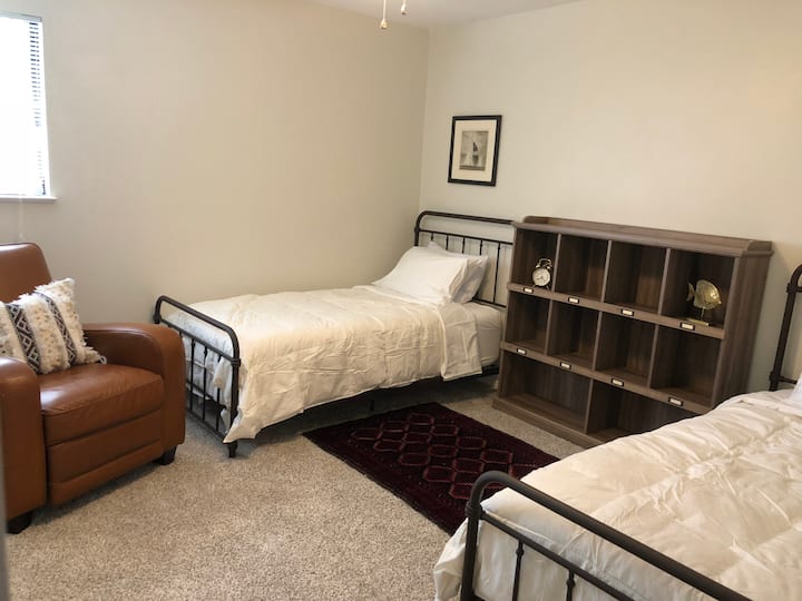 Upstairs twin bedroom