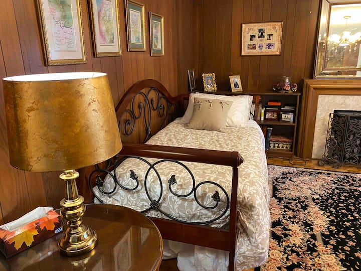 Segundo dormitorio con un sofá cama, se puede convertir en dos camas individuales o una cama tamaño queen