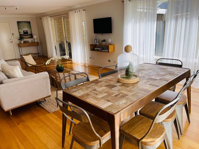 The Handbreak. The perfect place to stay! gallery image 2