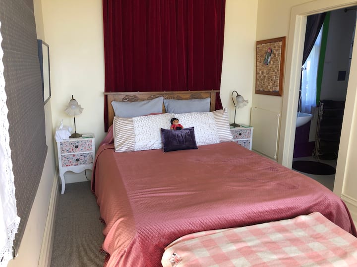 Self Contained, Quiet & Cute. Our Overton Suite - Queenstown, New Zealand