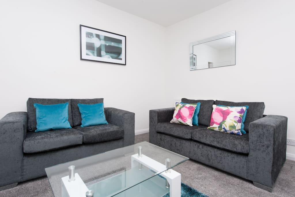 Large lounge with 2 comfortable sofas