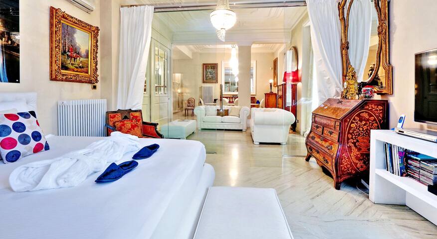 Spanish Steps Luxury House