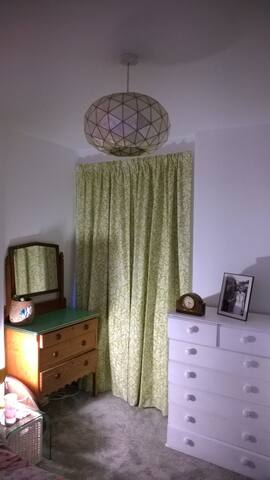 Luxury Central Crouch End House 4 Bed, 3 Bath. gallery image 4