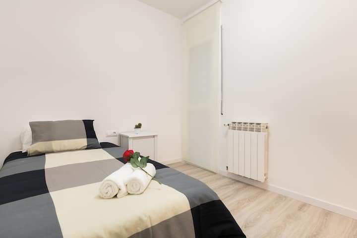 Apartamento De 4 Habitaciones Sant Antoni - Barcelona