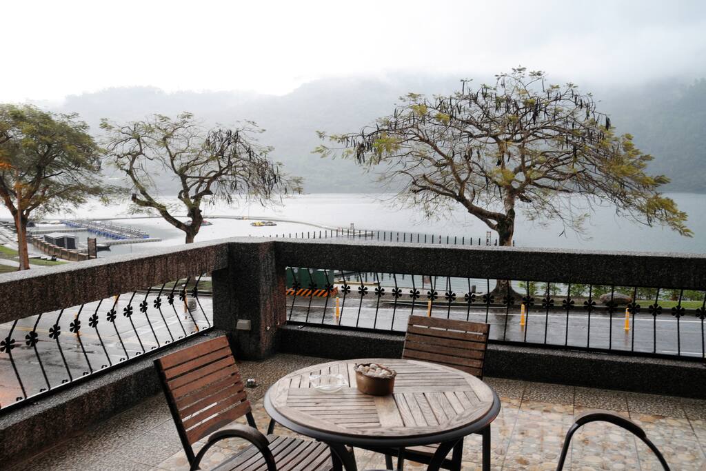鯉魚潭山光水色盡在眼前
