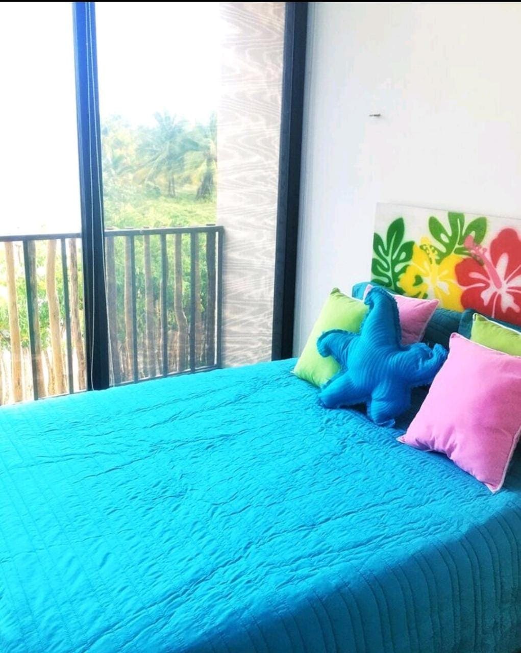 Recámara secundaria con mini terraza