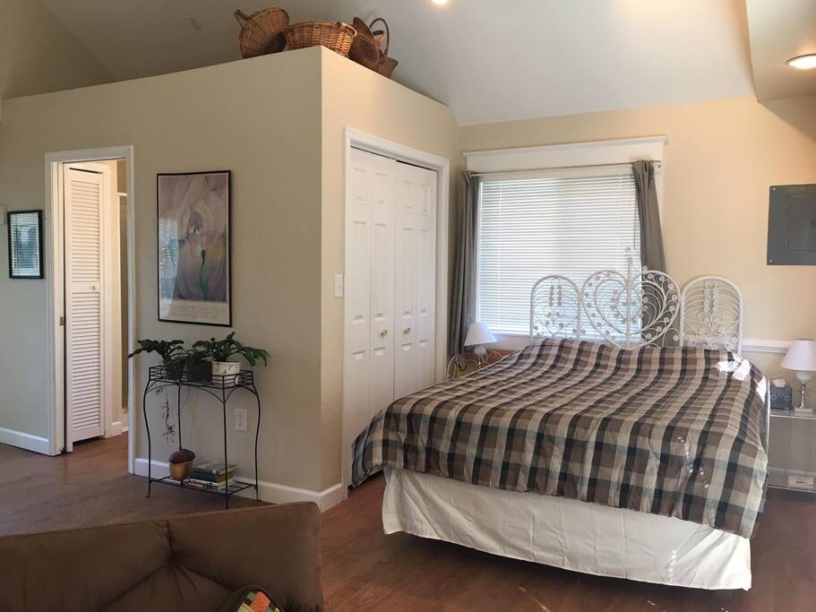 Bedroom Side