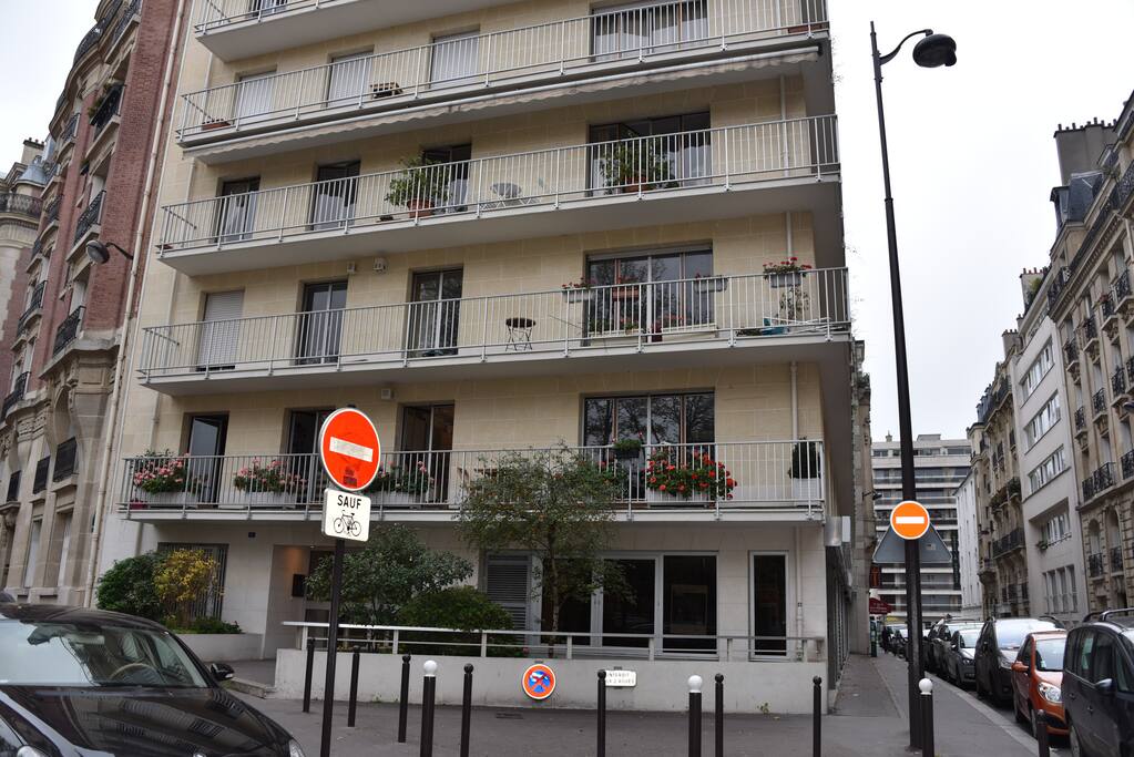 l'immeuble / The building