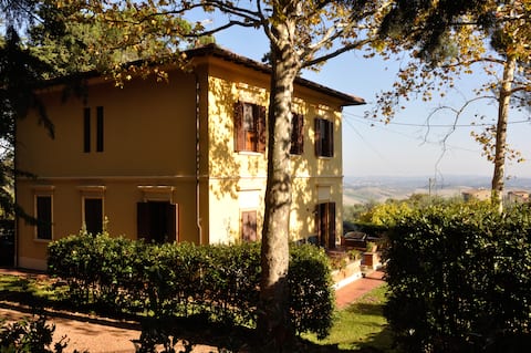 Elegant Villa, Chianni Tuscany, amazing pool