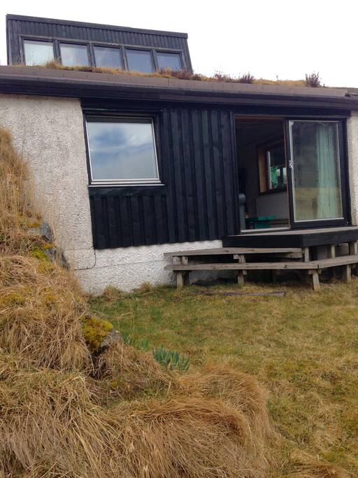 Earth wall of Little House