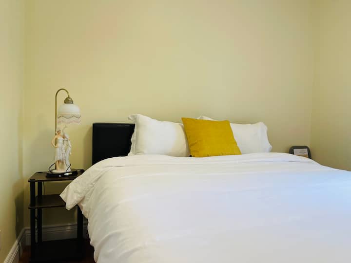 Dhoma e gjumit 3: krevat dopio "queen"